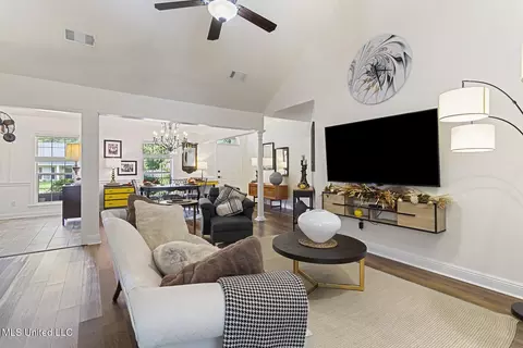 Living - 406 Hemlock Dr, Flowood, MS 39232 photo 3 of 3