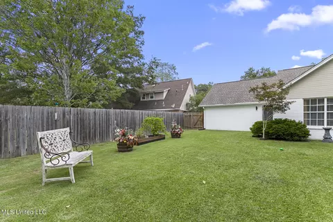 Exterior - 406 Hemlock Dr, Flowood, MS 39232 photo 7 of 11