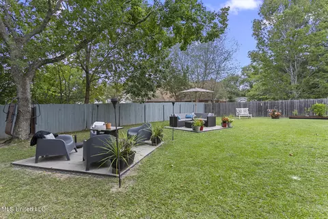 Exterior - 406 Hemlock Dr, Flowood, MS 39232 photo 5 of 11