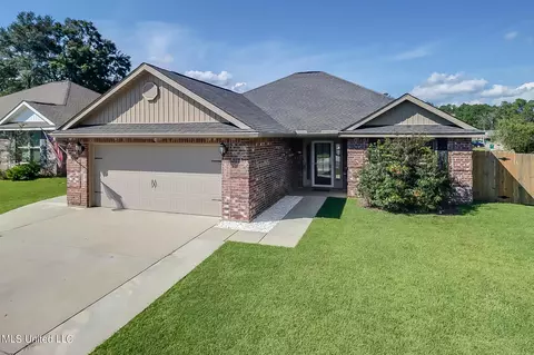 13721 Lawton Ln, Gulfport, MS 39503