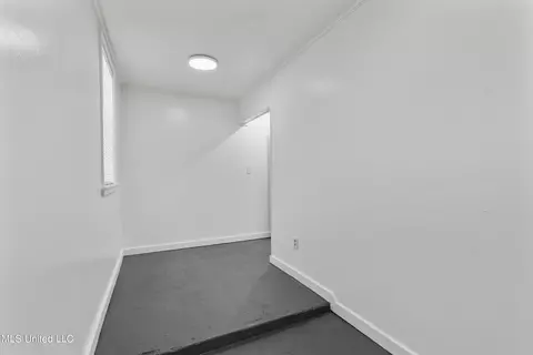 Entry Way - 250 St Augustine Dr, Madison, MS 39110 photo 4 of 4