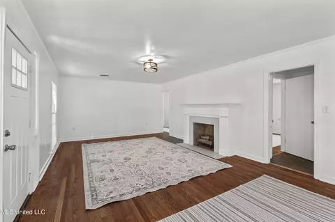 Living - 250 St Augustine Dr, Madison, MS 39110 photo 1 of 7