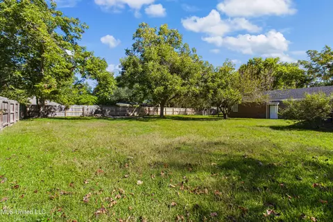 Exterior - 250 St Augustine Dr, Madison, MS 39110 photo 8 of 11