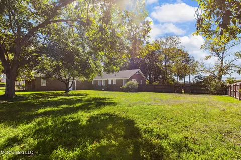 Exterior - 250 St Augustine Dr, Madison, MS 39110 photo 7 of 11