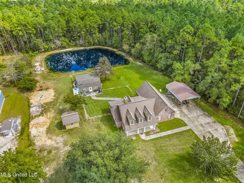 12412 Fox Forest Dr, Gulfport, MS 39503
