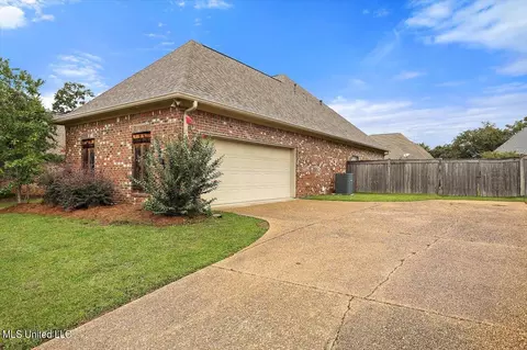 Exterior - 115 Turtle Ridge Dr, Brandon, MS 39047 photo 3 of 7