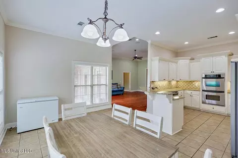 Dining - 115 Turtle Ridge Dr, Brandon, MS 39047 photo 2 of 2