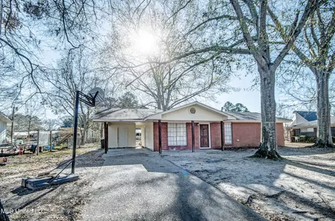 3223 Brenda Dr, Pearl, MS 39208