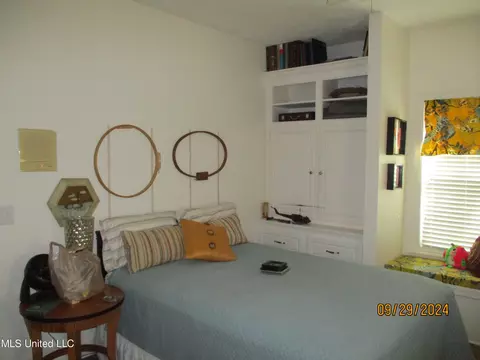 Bedroom - 659 Ratliff Ferry Rd, Canton, MS 39046 photo 2 of 6