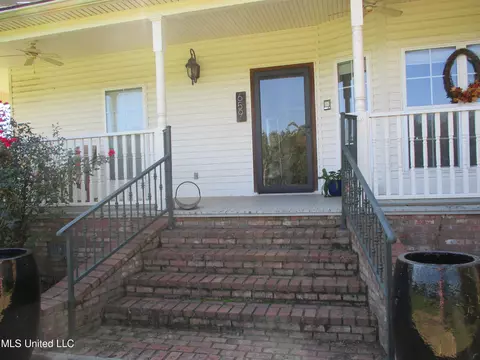 Exterior - 659 Ratliff Ferry Rd, Canton, MS 39046 photo 7 of 23