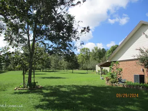 Exterior - 659 Ratliff Ferry Rd, Canton, MS 39046 photo 14 of 23