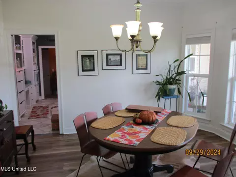 Dining - 659 Ratliff Ferry Rd, Canton, MS 39046 photo 2 of 2