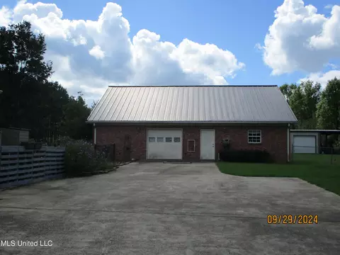 Exterior - 659 Ratliff Ferry Rd, Canton, MS 39046 photo 20 of 23