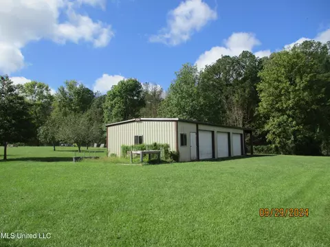 Exterior - 659 Ratliff Ferry Rd, Canton, MS 39046 photo 17 of 23