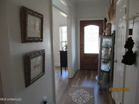 Entry Way - 659 Ratliff Ferry Rd, Canton, MS 39046 photo 2 of 4