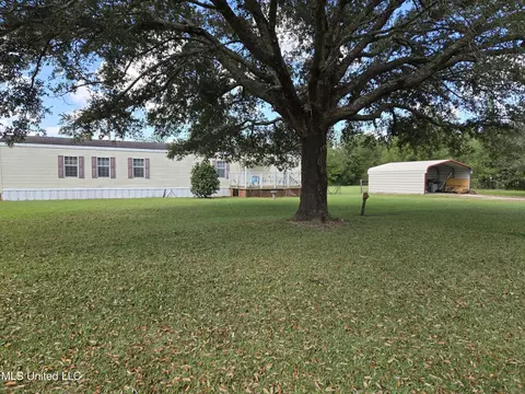 19 Karly Dr, Carriere, MS 39426