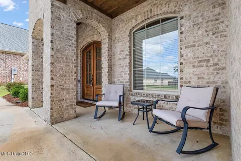 Exterior - 352 Royal Pond Cir, Flowood, MS 39232 photo 4 of 9
