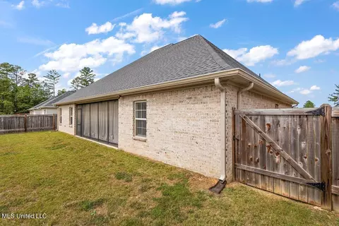 Exterior - 352 Royal Pond Cir, Flowood, MS 39232 photo 9 of 9