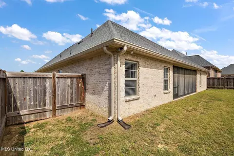 Exterior - 352 Royal Pond Cir, Flowood, MS 39232 photo 8 of 9