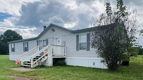 272 Rader Creek Rd, Sarah, MS 38665