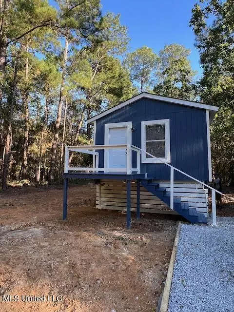 16123 4th St, Pearlington, MS 39572