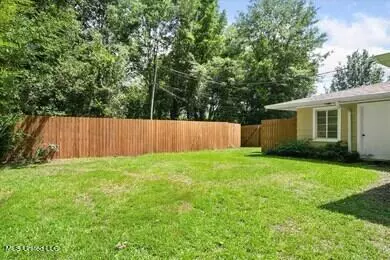 Exterior - 2404 Audubon Dr, Laurel, MS 39440 photo 3 of 4