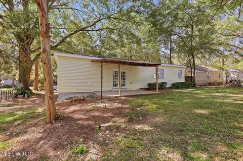 Exterior - 630 Robinhood Rd, Jackson, MS 39206 photo 5 of 6