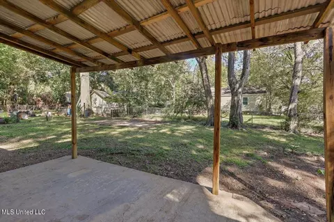 Exterior - 630 Robinhood Rd, Jackson, MS 39206 photo 3 of 6