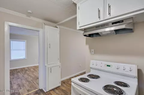 Entry Way - 630 Robinhood Rd, Jackson, MS 39206 photo 1 of 2