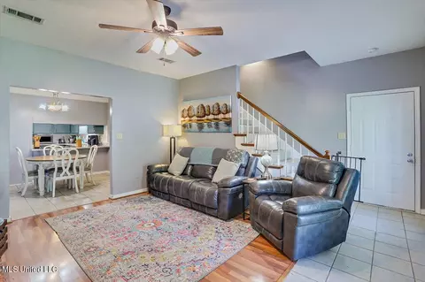 Living - 979 Bradford Pointe, Madison, MS 39110 photo 1 of 2