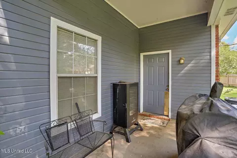 Exterior - 979 Bradford Pointe, Madison, MS 39110 photo 4 of 7
