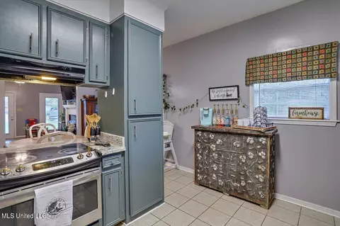 Kitchen - 979 Bradford Pointe, Madison, MS 39110 photo 2 of 4