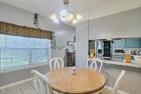 Dining - 979 Bradford Pointe, Madison, MS 39110 photo 2 of 2