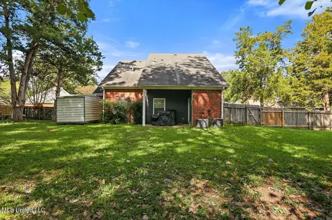 Exterior - 979 Bradford Pointe, Madison, MS 39110 photo 5 of 7