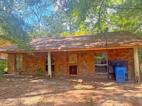 1723 Casteel Dr, Jackson, MS 39204