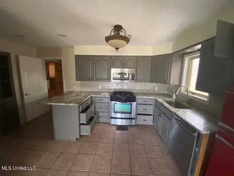 Kitchen - 1600 Airport Rd, Magee, MS 39111 photo 1 of 1