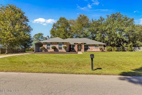 11345 Peyton Dr, Gulfport, MS 39503