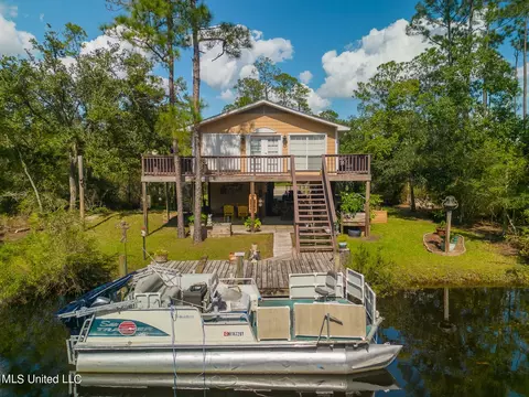 4031 2nd Ave, Bay Saint Louis, MS 39520