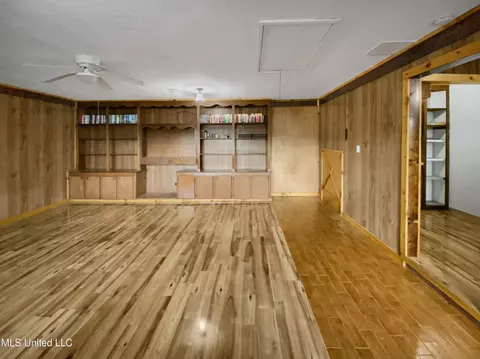 Living - 4153 Springfield Rd, Morton, MS 39117 photo 5 of 5