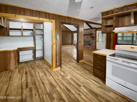 Kitchen - 4153 Springfield Rd, Morton, MS 39117 photo 1 of 2