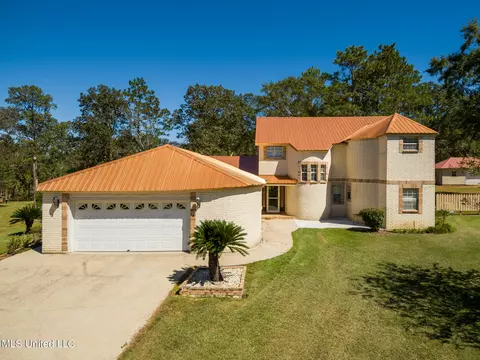 114 E T Poole Rd, Poplarville, MS 39470