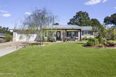 120 Deanna St, Gulfport, MS 39503
