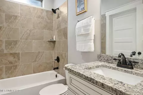 Bath - 3219 Mckenna Way, Hernando, MS 38632 photo 5 of 6