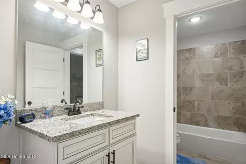 Bath - 3219 Mckenna Way, Hernando, MS 38632 photo 4 of 6