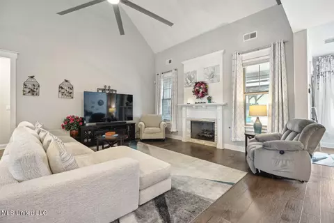 Living - 3219 Mckenna Way, Hernando, MS 38632 photo 1 of 1