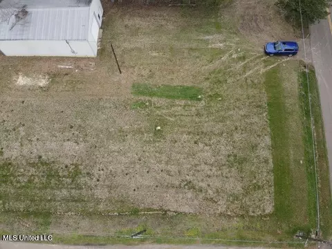 339 Lowe Cir, Richland, MS 39218 photo 2