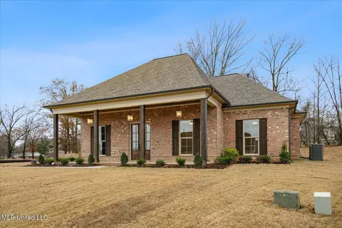 1845 Baisley Dr, Nesbit, MS 38651
