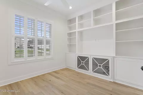 Living - 133 Camden Pt, Madison, MS 39110 photo 5 of 5