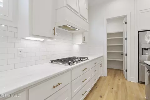 Kitchen - 133 Camden Pt, Madison, MS 39110 photo 5 of 5