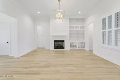 Living - 133 Camden Pt, Madison, MS 39110 photo 1 of 5